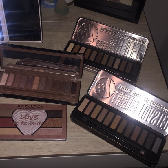 Bundle of eyeshadows - Picture 2 of 5